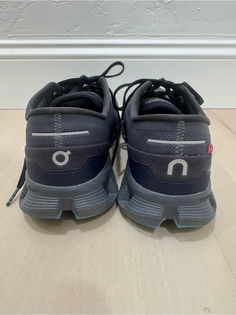 On Running Cloud X 3 Eclipse Magnet Men's US 10 Gym Shoe Athletic Gray Blue